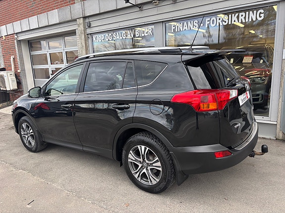 Toyota RAV4 9 of 30