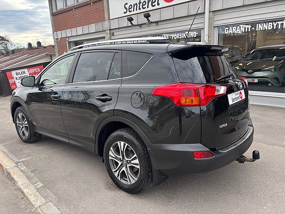 Toyota RAV4 8 of 30