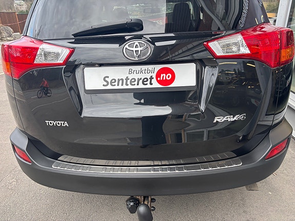 Toyota RAV4 14 of 30