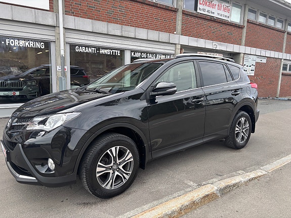 Toyota RAV4 4 of 30