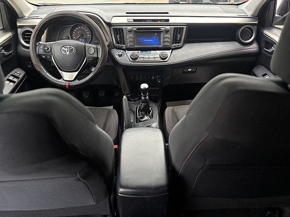 Toyota RAV4 22 of 30