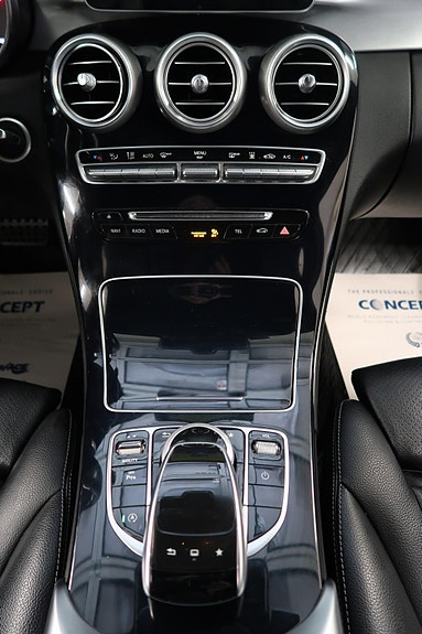 Mercedes-Benz C-Klasse 29 of 30