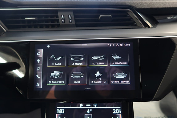 Audi e-tron 28 of 30