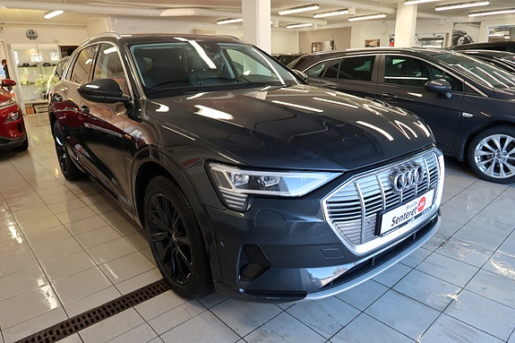 Audi e-tron 7 of 30