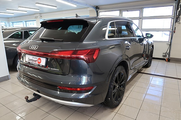 Audi e-tron 12 of 30