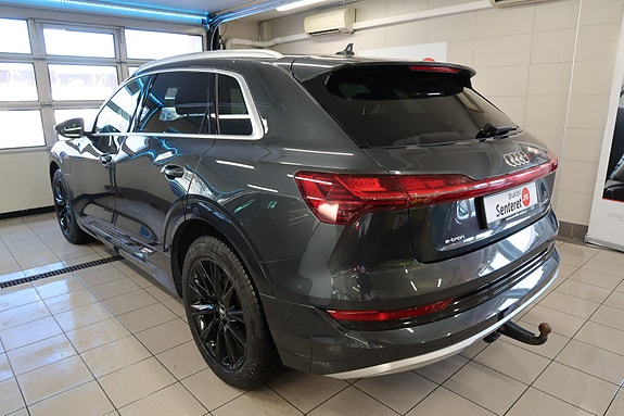 Audi e-tron 9 of 30