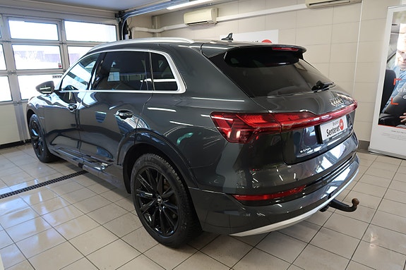 Audi e-tron 10 of 30