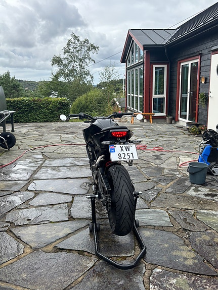 Honda CB 125 R 2 of 11