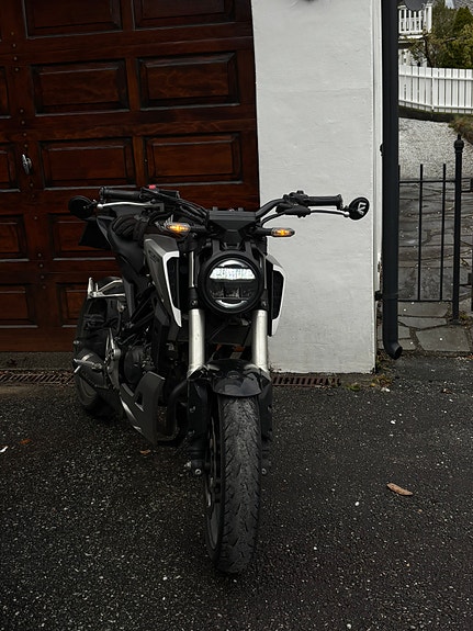 Honda CB 125 R 9 of 11