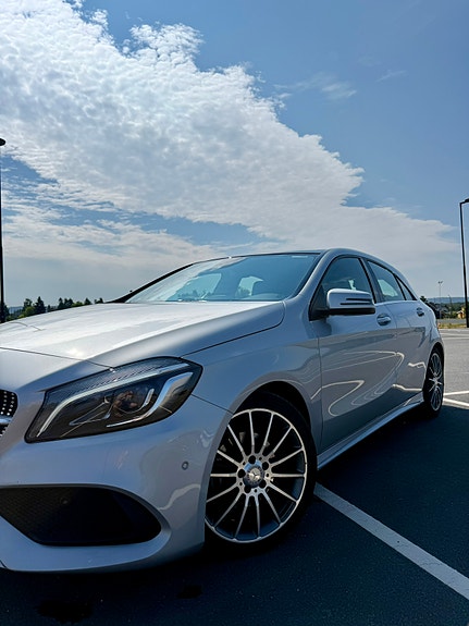 Mercedes-Benz A180 3 of 5