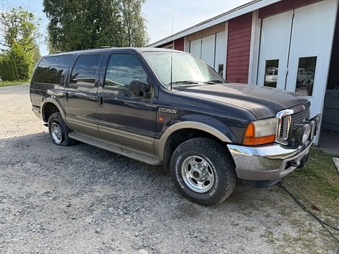 Ford Excursion 2 of 5