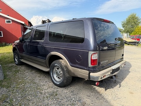 Ford Excursion 4 of 5