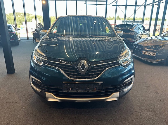 Renault Captur 2 of 5