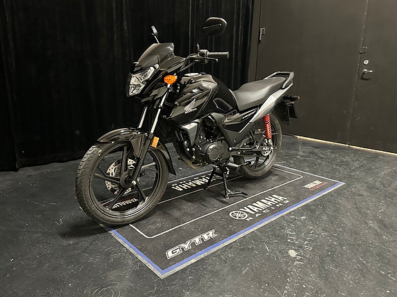 Honda CB 125F 4 of 5