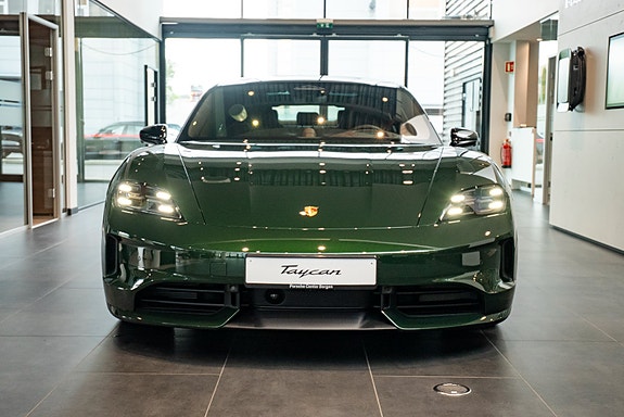 Porsche Taycan 2 of 5