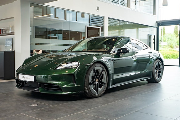 Porsche Taycan 4 of 5