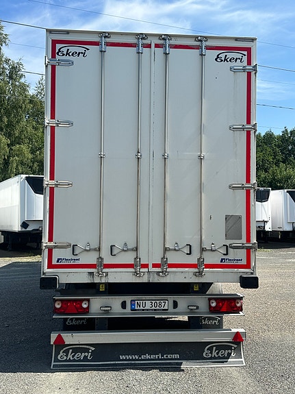 Ekeri Ekeri stykkgodstrailer med bommer. 2820mm innvendig 3 of 5