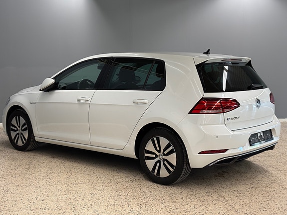 Volkswagen e-Golf VII 4 of 5