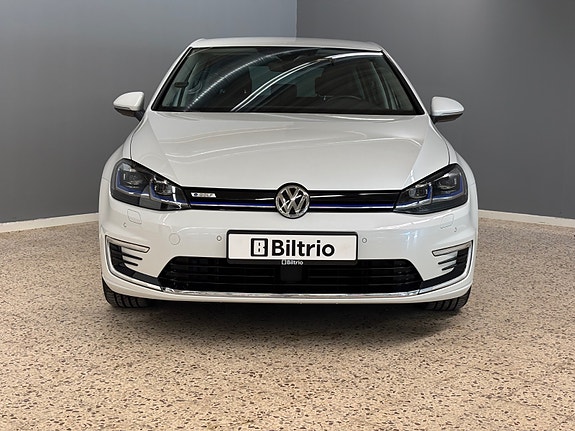 Volkswagen e-Golf VII 2 of 5