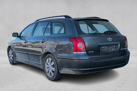 Toyota Avensis 4 of 5