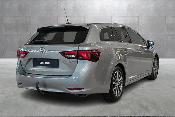 Toyota Avensis 5 of 5