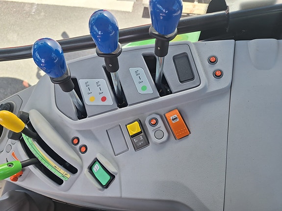 Deutz Fahr 5105 Keyline 16 of 23