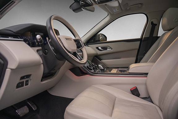 Land Rover Range Rover Velar 26 of 30