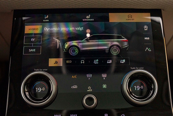 Land Rover Range Rover Velar 18 of 30