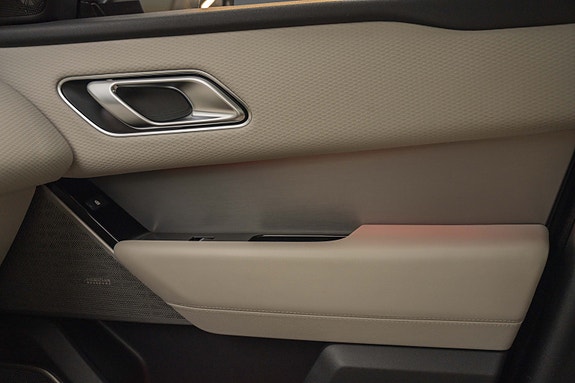 Land Rover Range Rover Velar 22 of 30