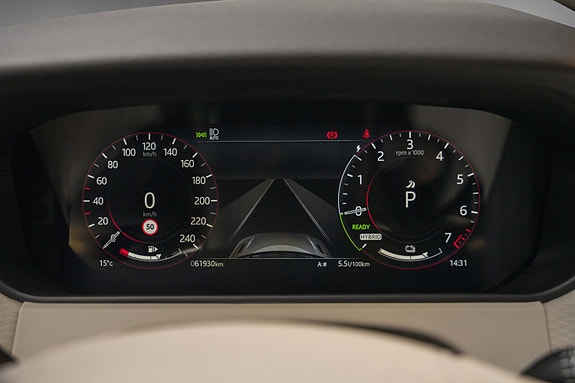 Land Rover Range Rover Velar 14 of 30