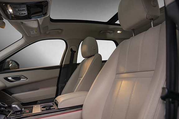 Land Rover Range Rover Velar 27 of 30