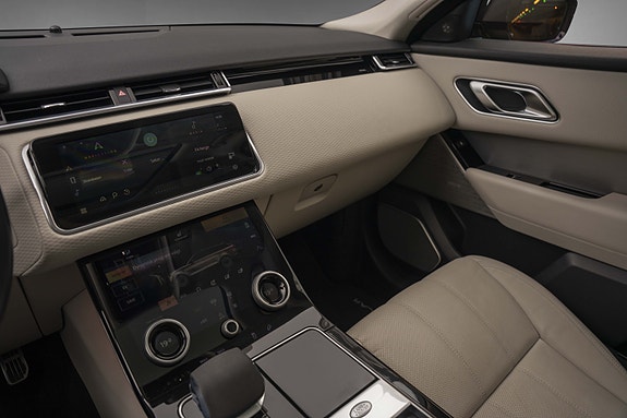 Land Rover Range Rover Velar 16 of 30