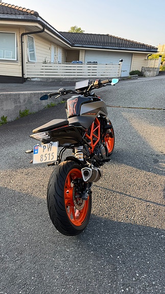 KTM 390 Duke 3 of 5