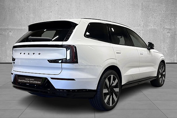 Volvo EX90 4 of 5