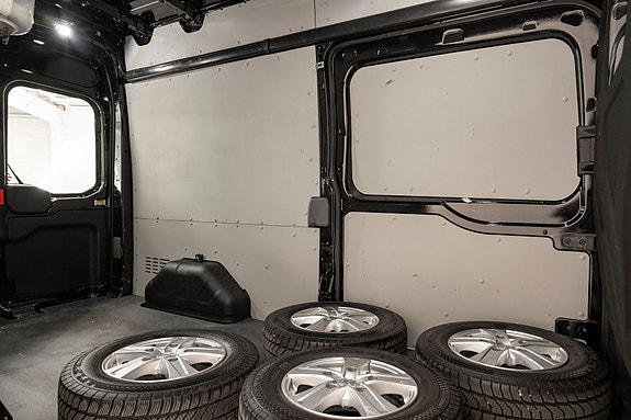 Ford Transit 23 of 28