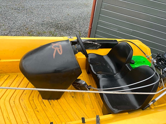River 350 XR med 2009-modell Yamaha 9,9 hk 5 of 5