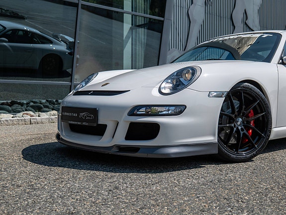 Porsche 911 2 of 5