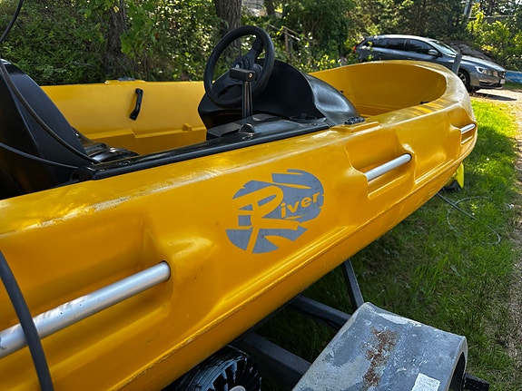 River 350 XR. Tohatsu 9.9 hk 3 of 5
