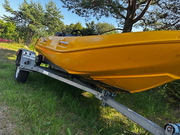River 350 XR. Tohatsu 9.9 hk 4 of 5