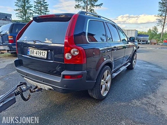 Volvo XC90 4 of 5
