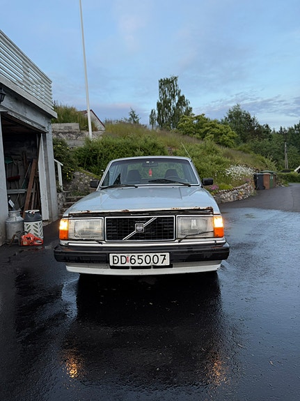 Volvo 240 5 of 5