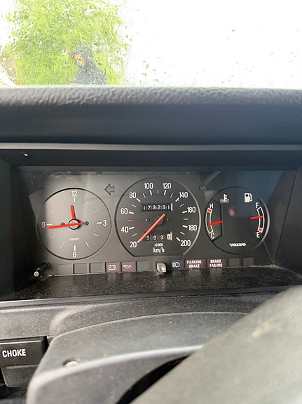 Volvo 240 4 of 5