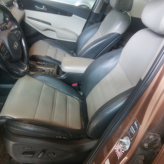 Kia Sorento 4 of 5