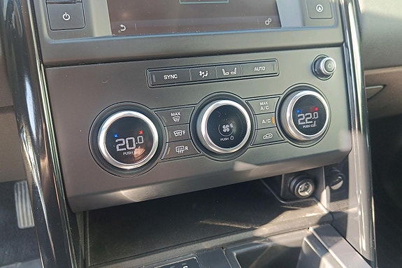 Land Rover Discovery 15 of 30