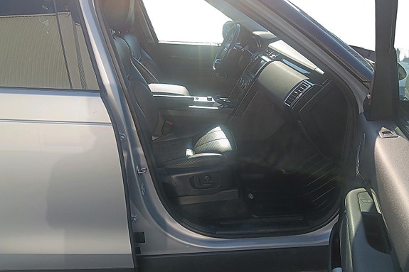 Land Rover Discovery 23 of 30