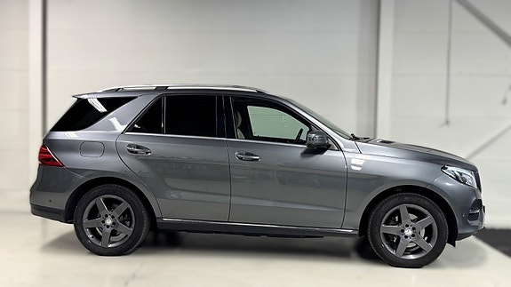 Mercedes-Benz GLE250 d 3 of 5