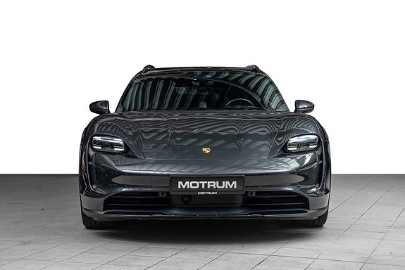 Porsche Taycan Cross Turismo 4 of 30
