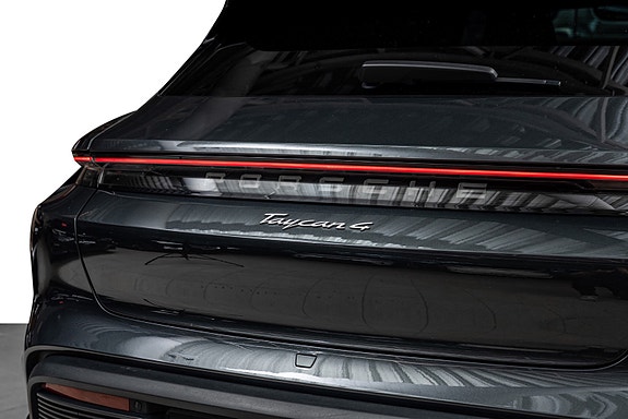 Porsche Taycan Cross Turismo 6 of 30