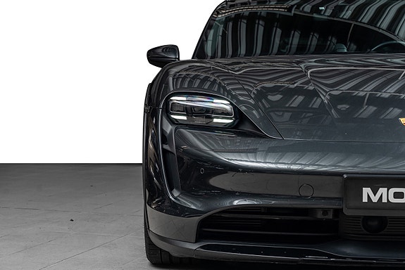 Porsche Taycan Cross Turismo 3 of 30
