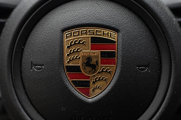 Porsche Taycan Cross Turismo 19 of 30